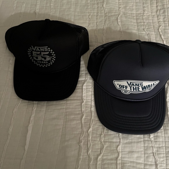 Set of two adjustable Vans trucker hats - Picture 2 of 13